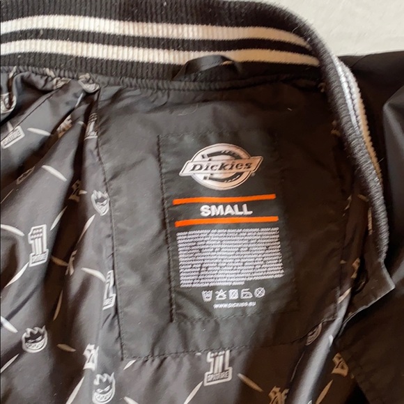 Coat!! - Picture 3 of 5